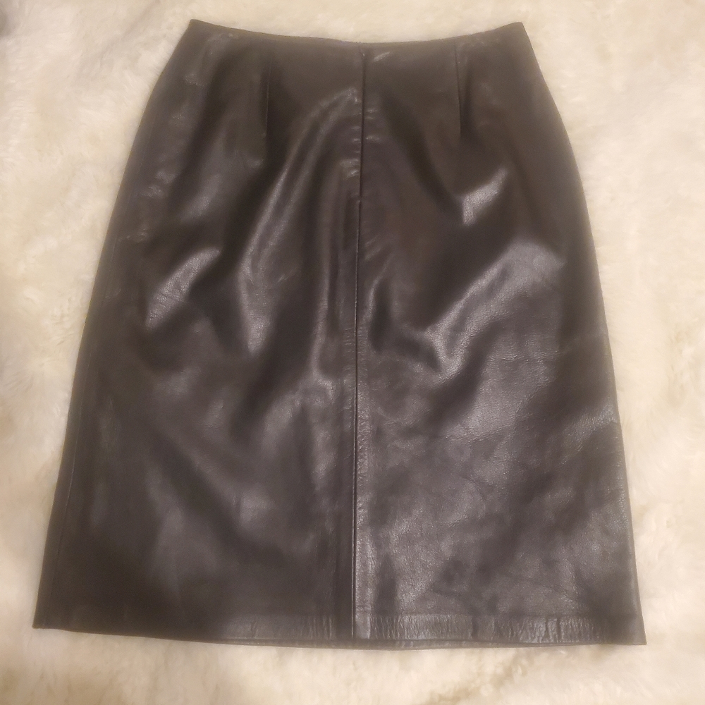 Women's 100% leather skirt